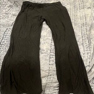 Novella Royale Black iris bells